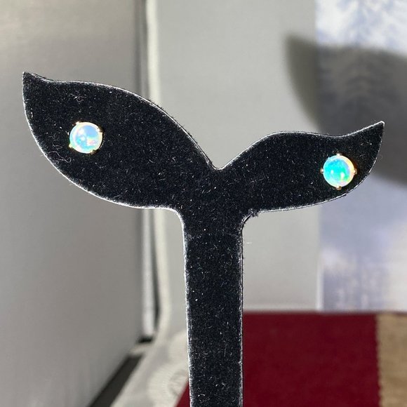 Vintage Exquisite 6MM Round Opal Cabochon Earrings - Picture 6 of 13